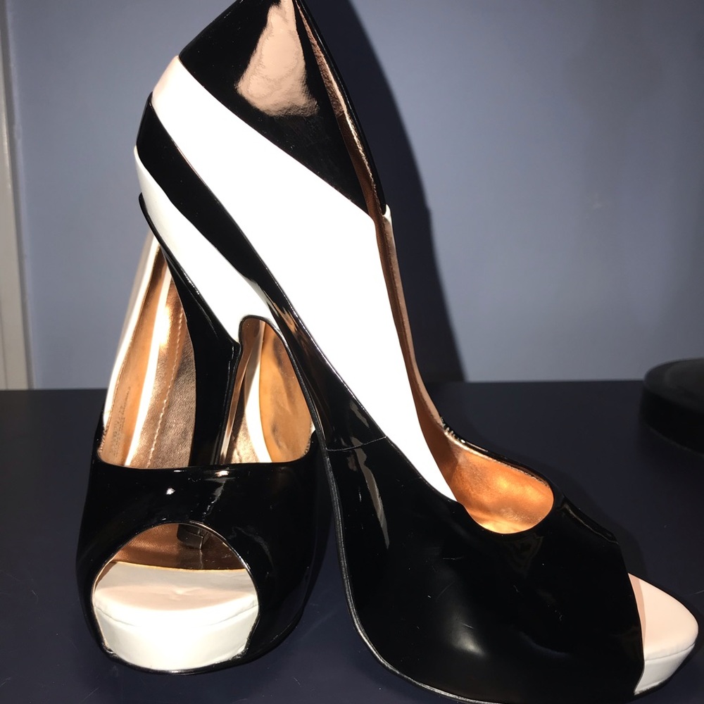 BCBGeneration peep toe heels
